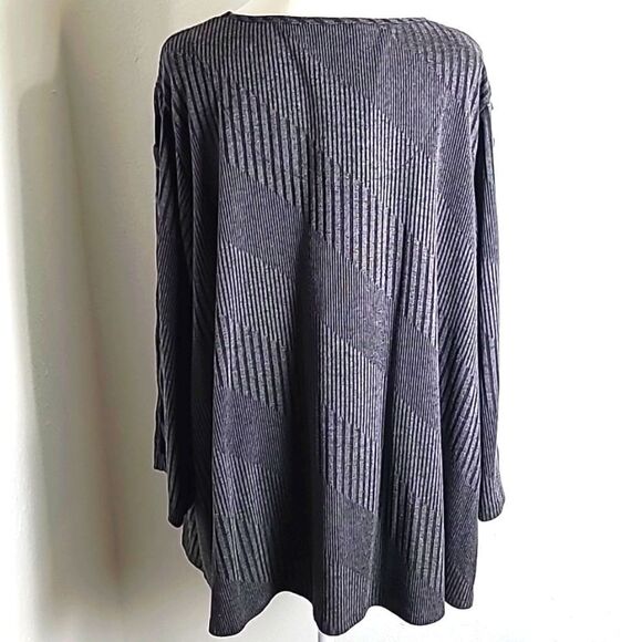 Cato Dark Gray Pullover Top with Cut-outs Down the Arms, Size 22/24W - Picture 7 of 9